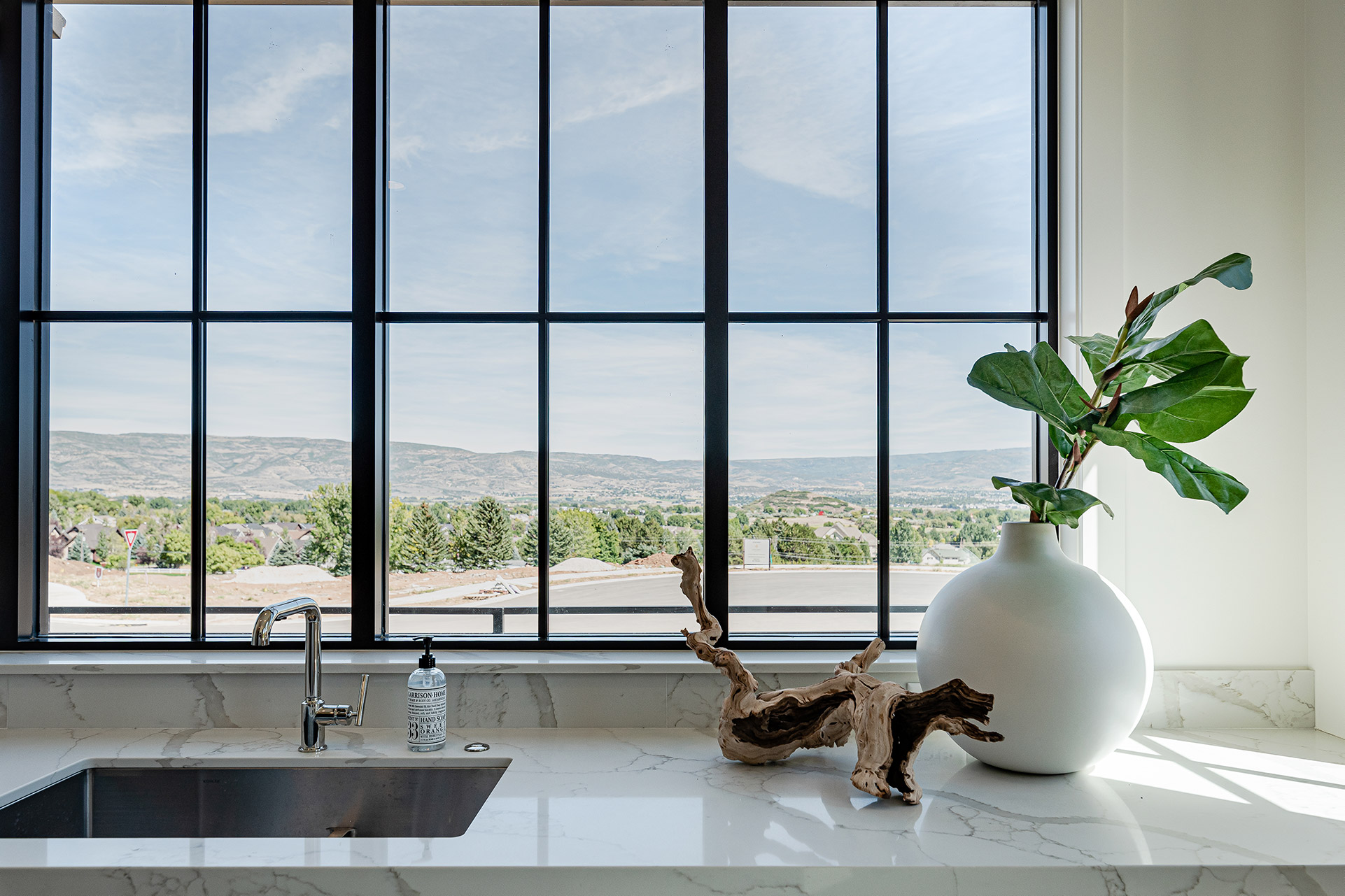 EdgeLine Windows and Doors Quartz Luxury Windows & Doors